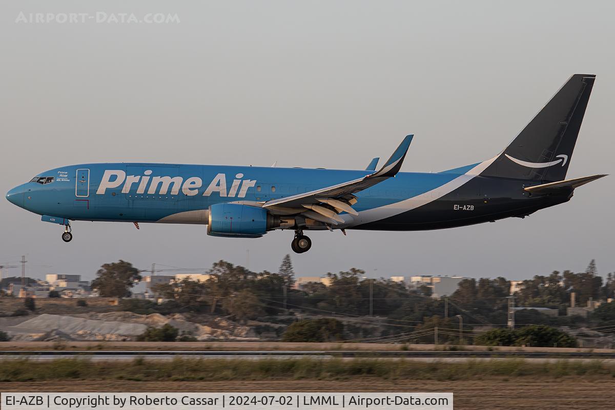 EI-AZB, 2000 Boeing 737-8AS C/N 29925, Runway 31
