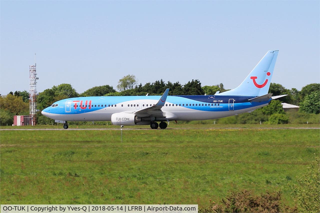 OO-TUK, 2011 Boeing 737-86J C/N 36119, Boeing 737-86J, Take off run rwy 25L, Brest-Bretagne airport (LFRB-BES)