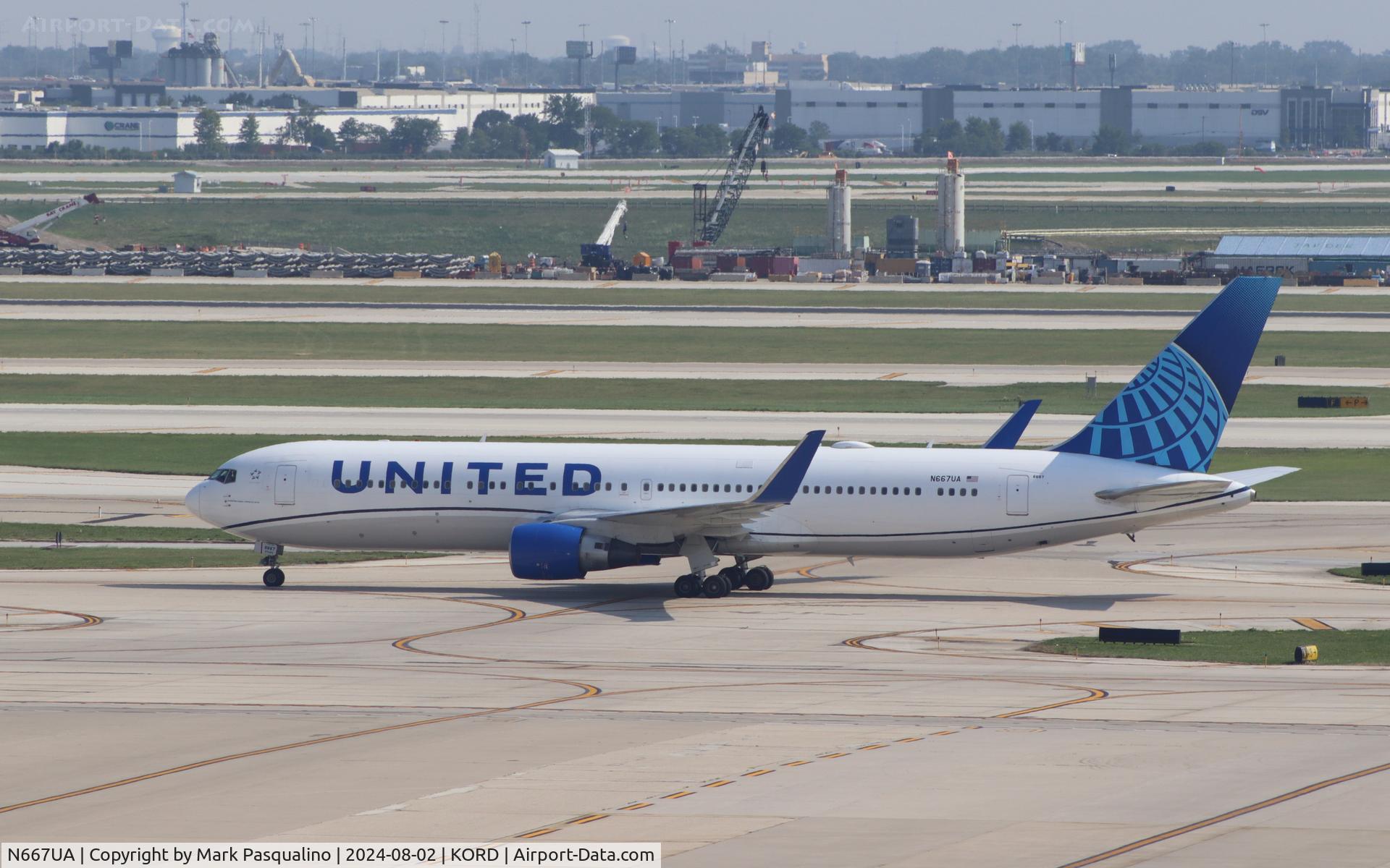 N667UA, 1998 Boeing 767-322 C/N 29239, Boeing 767-322