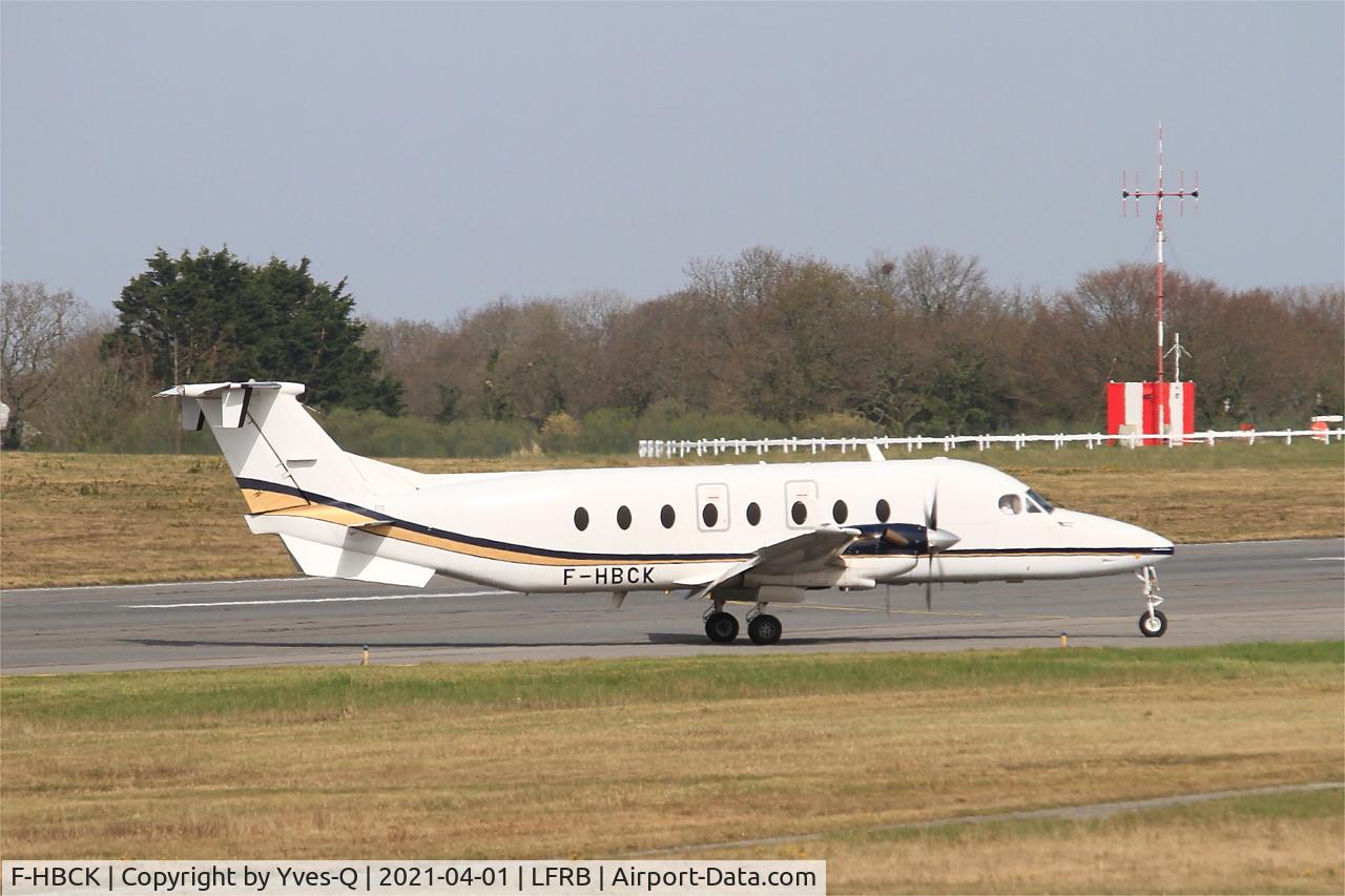 F-HBCK, 1999 Beech 1900D C/N UE-374, Beech 1900D, Taxiing to boarding area, Brest-Bretagne Airport (LFRB-BES)