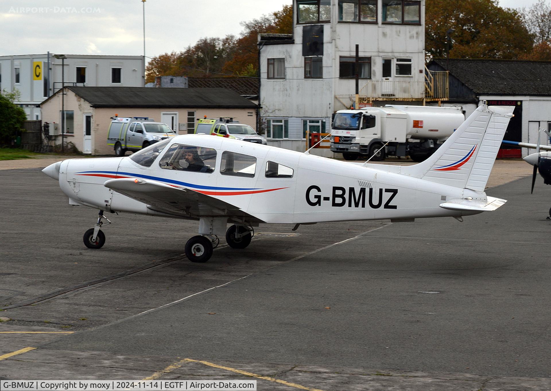 G-BMUZ, 1981 Piper PA-28-161 Cherokee Warrior II C/N 28-8016329, Piper PA-28-161 Cherokee Warrior II at Fairoaks. Ex N9559N 