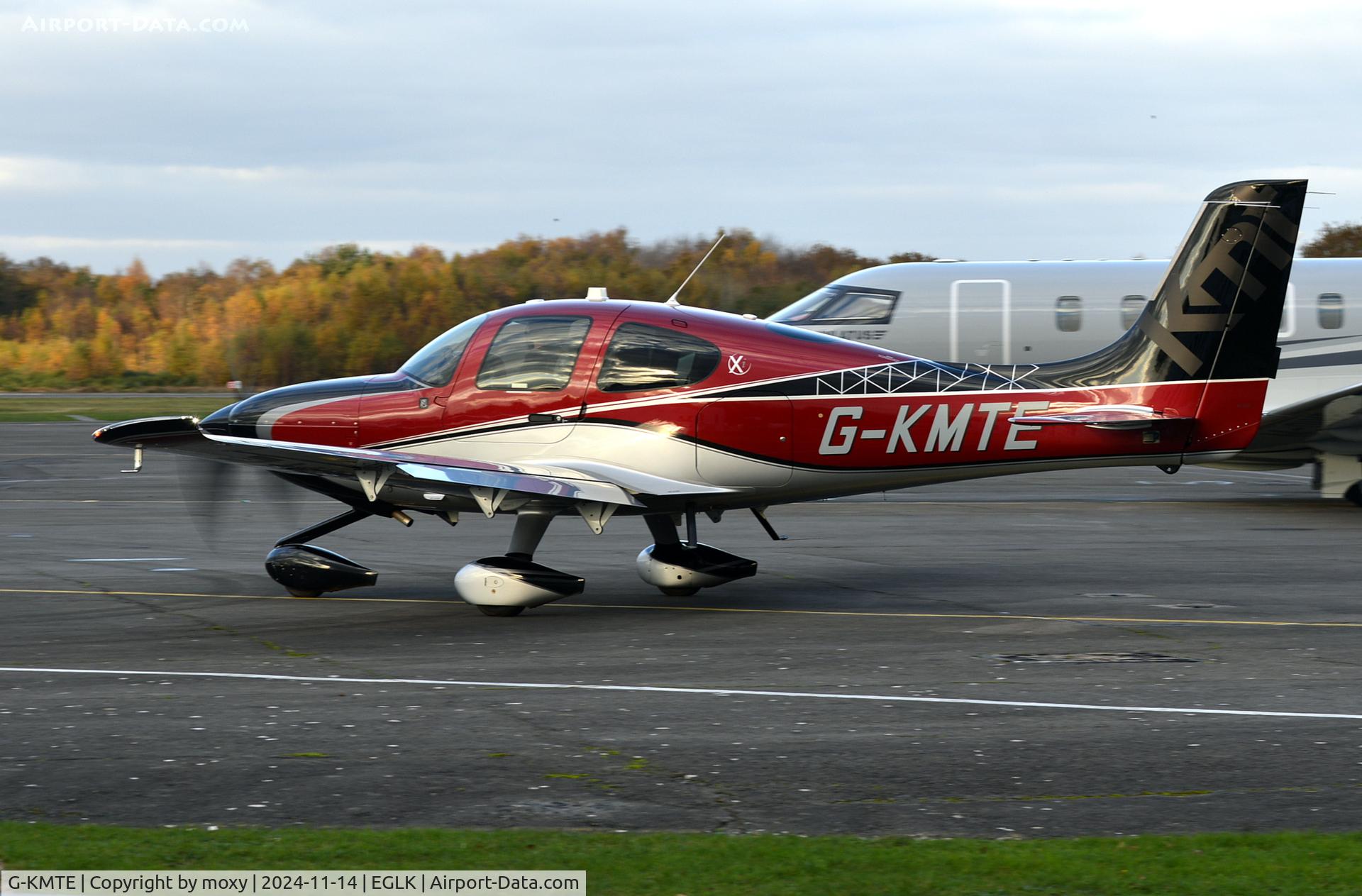 G-KMTE, 2019 Cirrus Design Corp SR22 C/N 4754, Cirrus Design Corp SR22 at Blackbushe. Ex N78MC