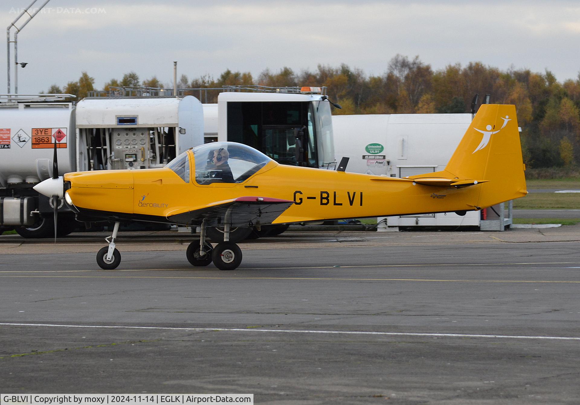 G-BLVI, 1986 Slingsby T-67M Firefly Mk2 C/N 2017, Slingsby T-67M Firefly Mk2 at Blackbushe.