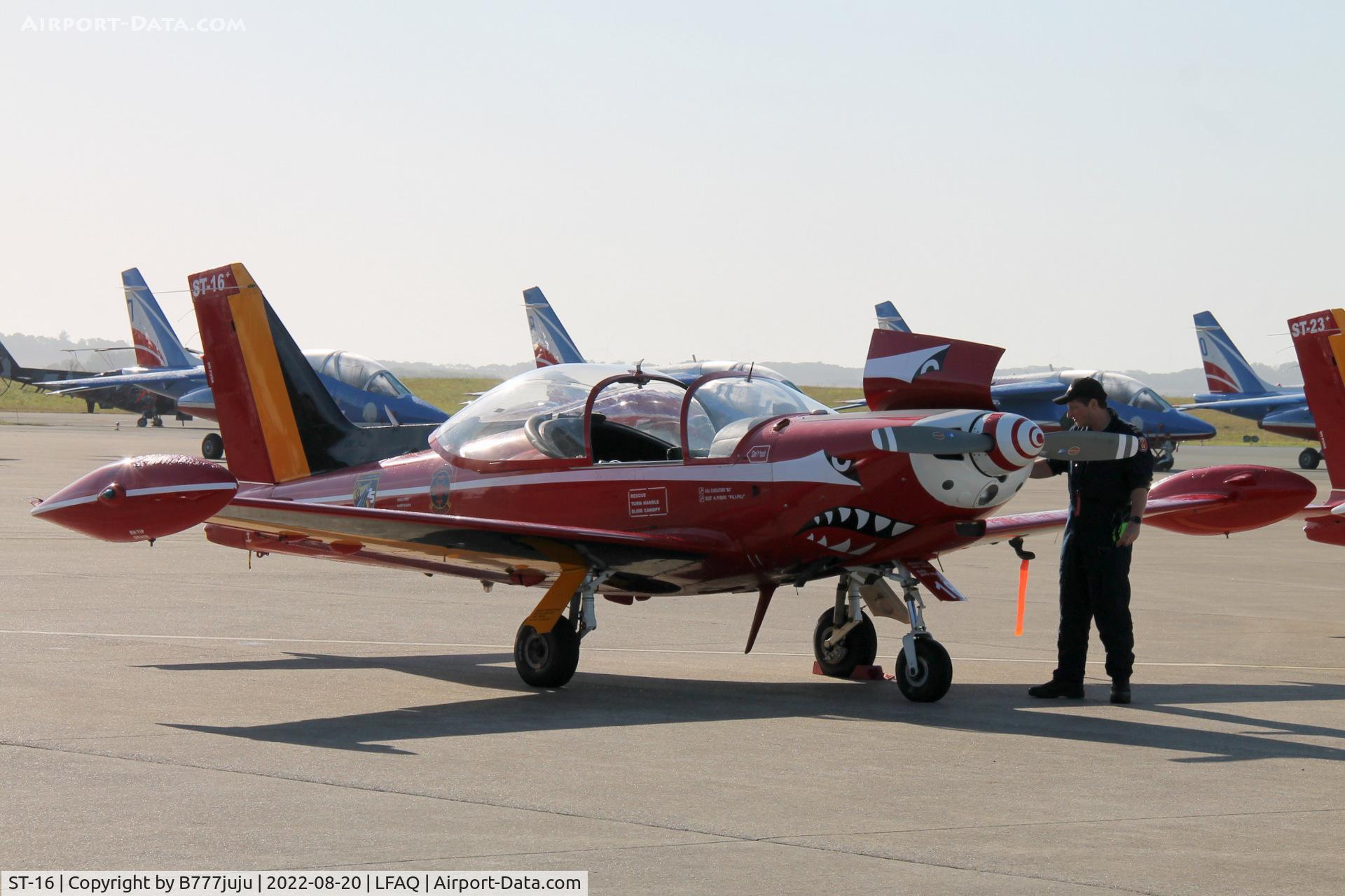 ST-16, SIAI-Marchetti SF-260M+ C/N 10-16, at Albert 2022