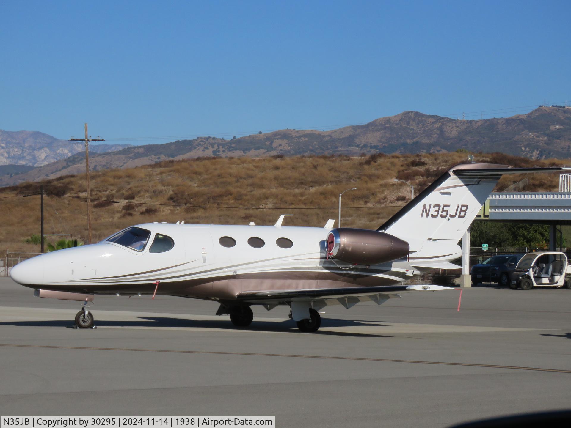 N35JB, 2010 Cessna 510 Citation Mustang C/N 510-0284, Parked