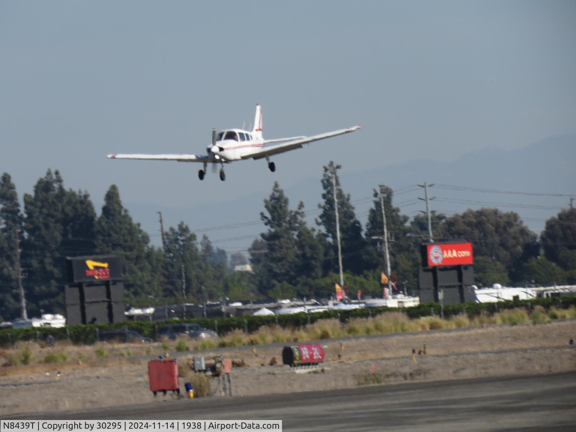 N8439T, 1981 Piper PA-28-181 C/N 28-8290012, Inbound