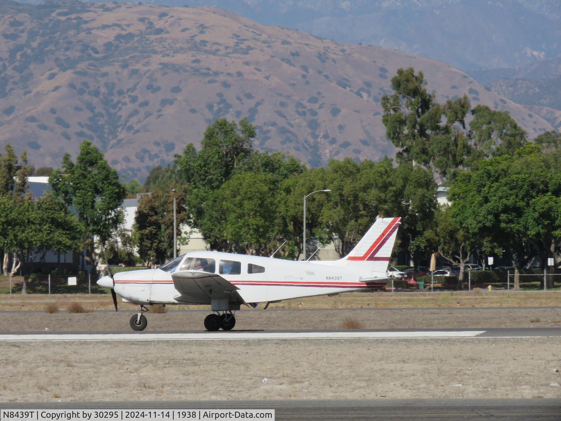 N8439T, 1981 Piper PA-28-181 C/N 28-8290012, Almost down