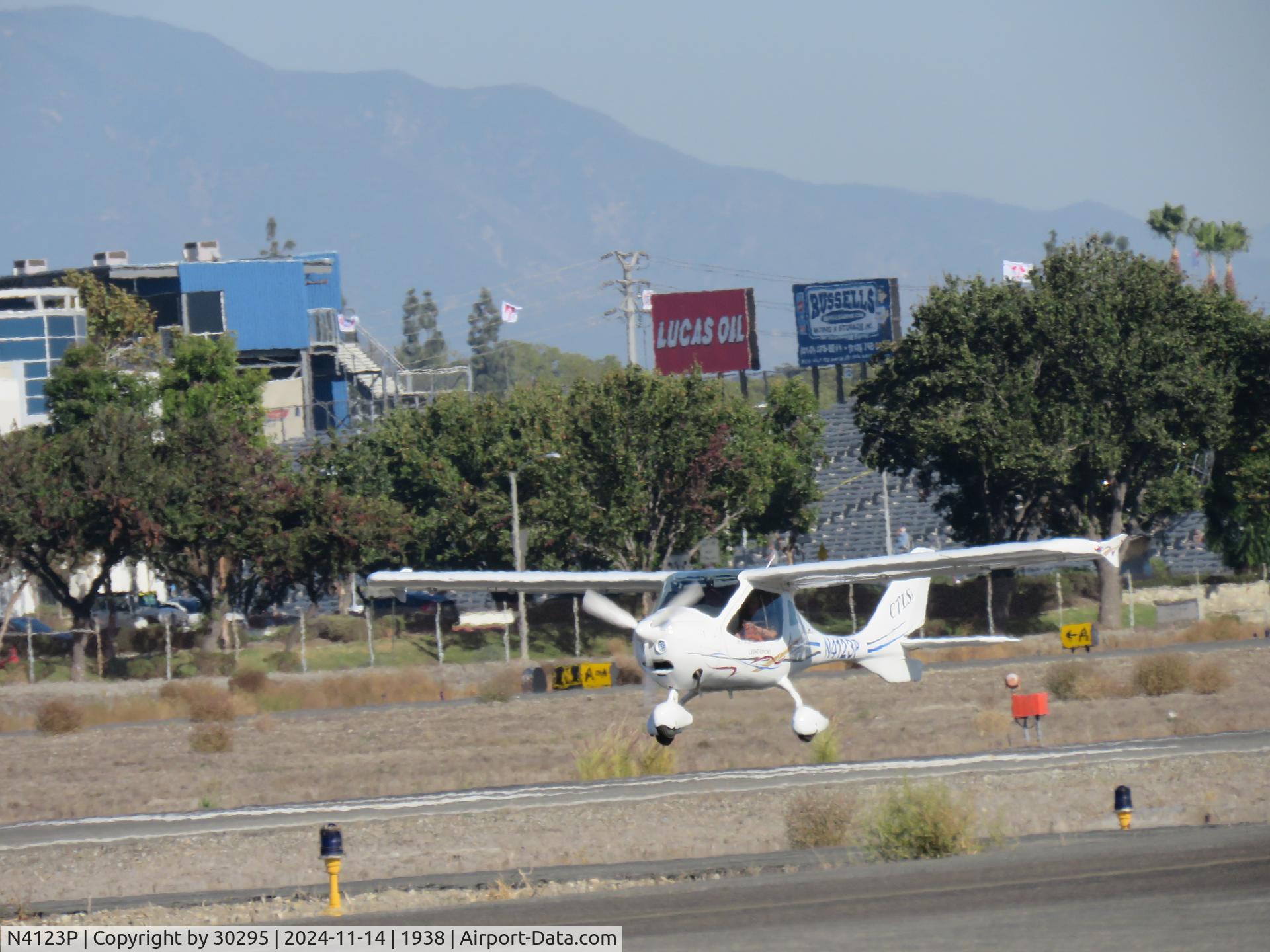 N4123P, 2012 Flight Design GmbH CTLS C/N F-13-12-10, Quickly Airbourne