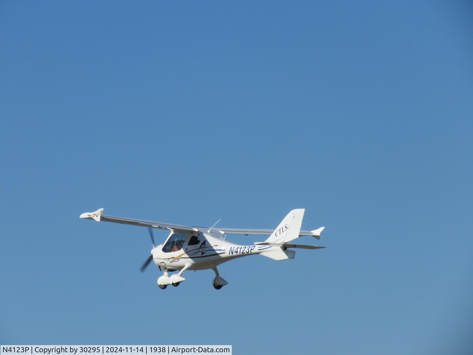 N4123P, 2012 Flight Design GmbH CTLS C/N F-13-12-10, Westbound