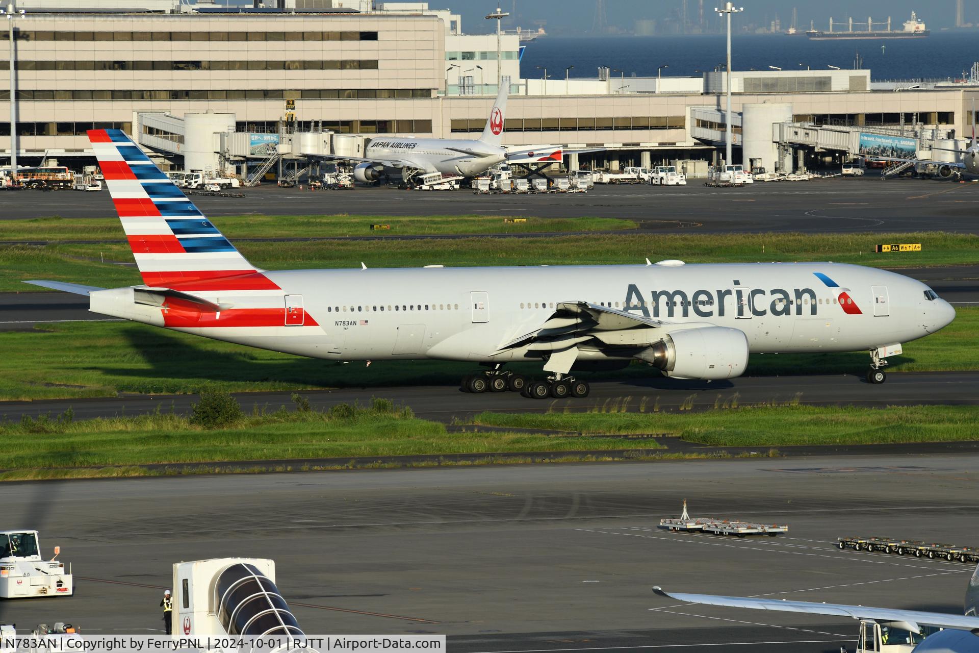N783AN, 2000 Boeing 777-223 C/N 30004, American B772 taxying for departure