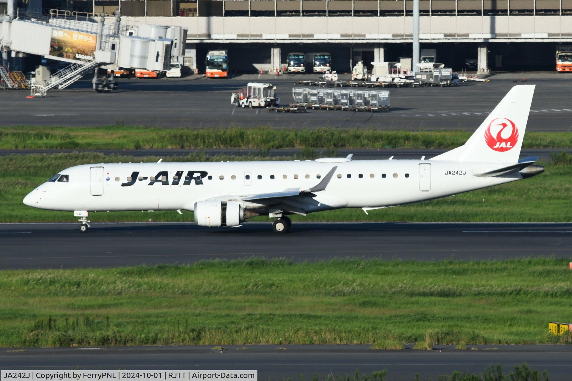 JA242J, 2016 Embraer 190STD (ERJ-190-100STD) C/N 19000712, Arrival of J-Air ERJ190