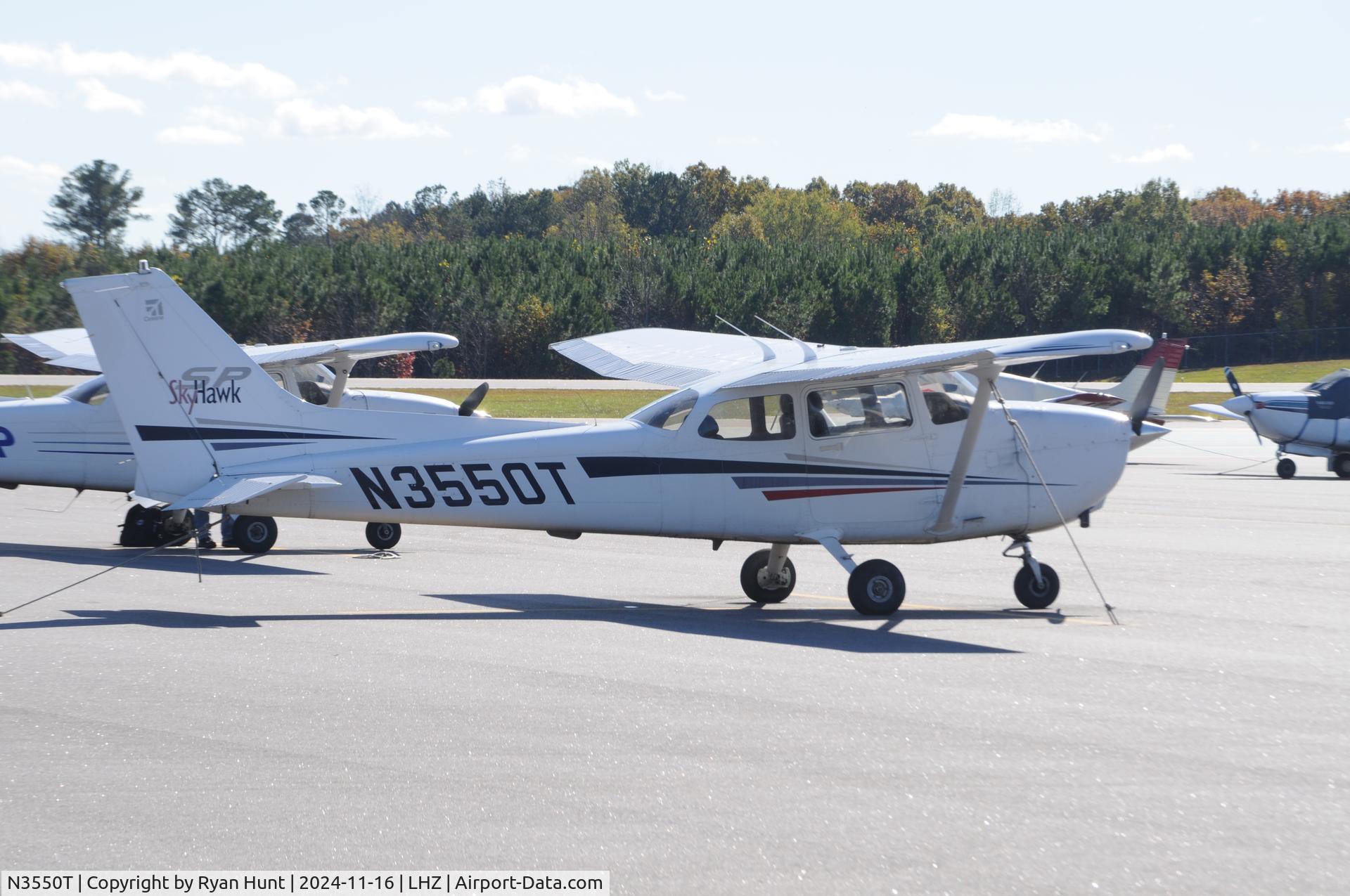 N3550T, 2001 Cessna 172S C/N 172S8893, One of the Skyhawks of Total Flight, and one of two SP models in the fleet.