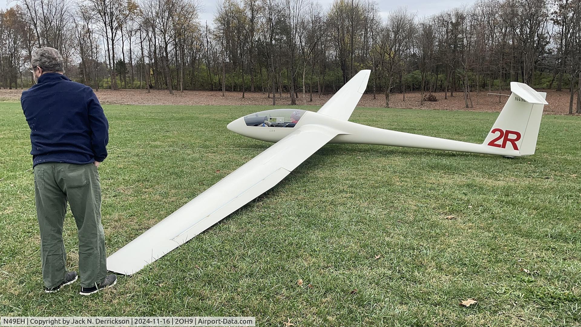 N49EH, Rolladen-Schneider LS-4 C/N 4005, Before takeoff