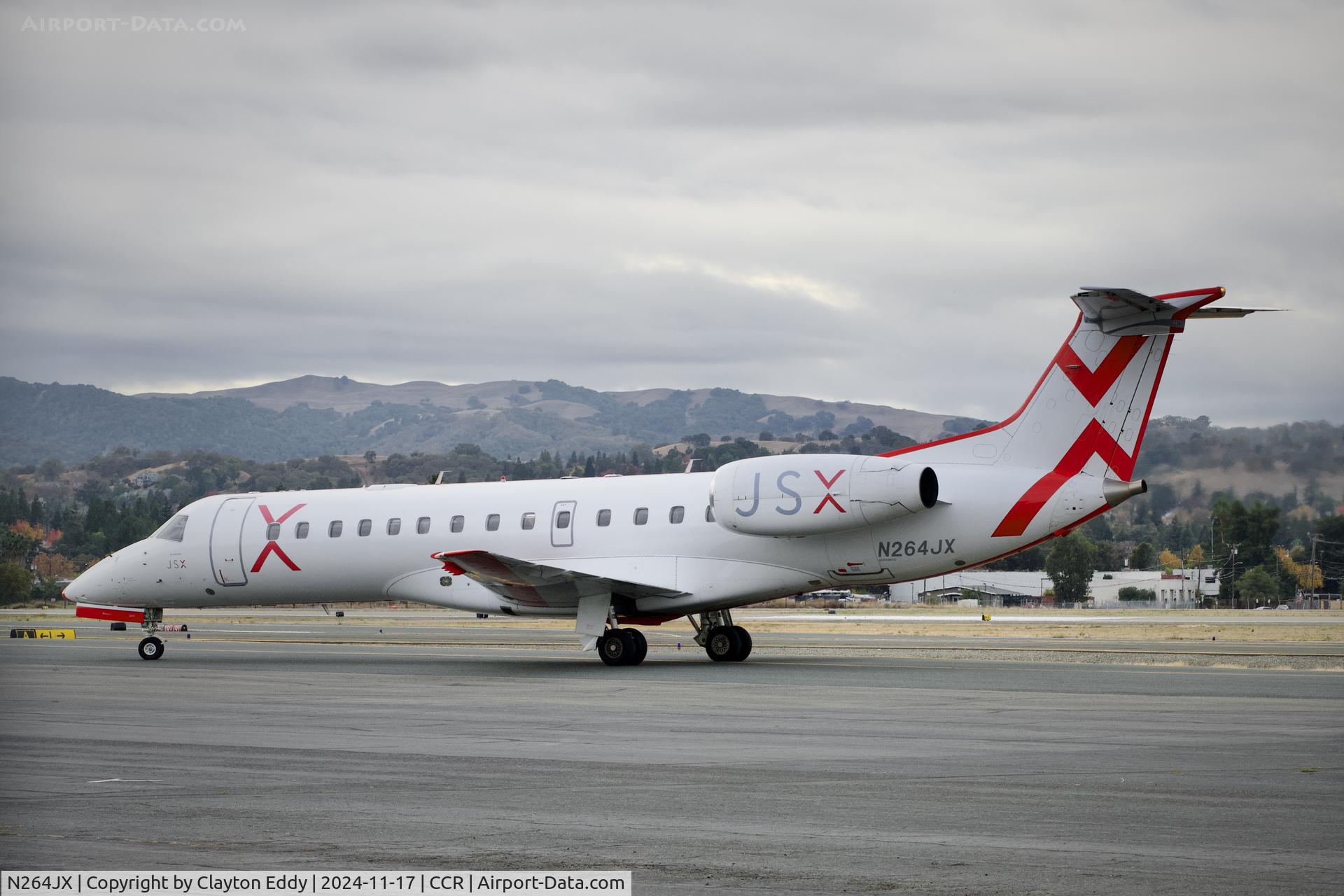 N264JX, 2000 Embraer ERJ-135LR (EMB-135LR) C/N 145264, JetSuite X Buchanan Field Concord Airport in California 2024.
