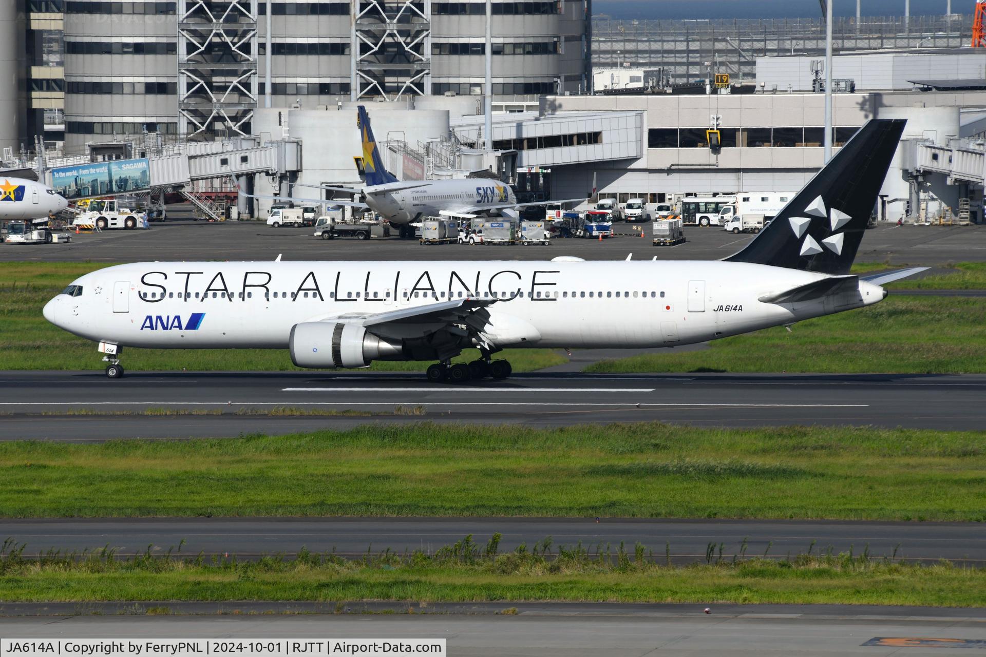 JA614A, 2005 Boeing 767-381/ER C/N 33508, ANA B763 in Star Alliance livery