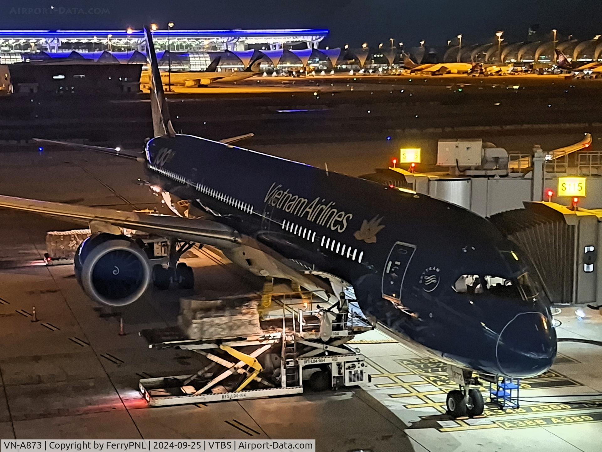 VN-A873, 2019 Boeing 787-10 Dreamliner Dreamliner C/N 60288, Vietnam B781 at the gate for a flight to SGN