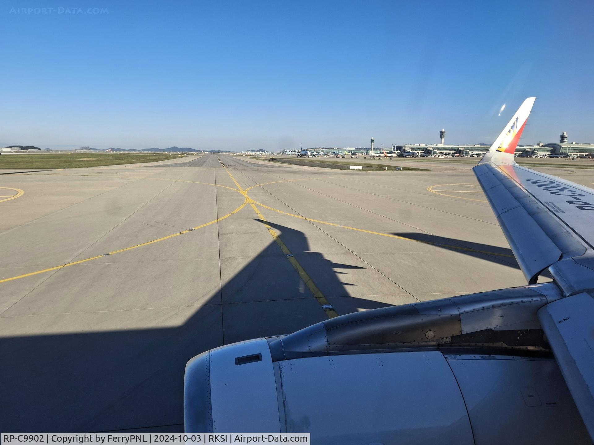 RP-C9902, 2013 Airbus A321-231 C/N 5747, Lining up at ICN for our flight to MNL in a Philippine A321