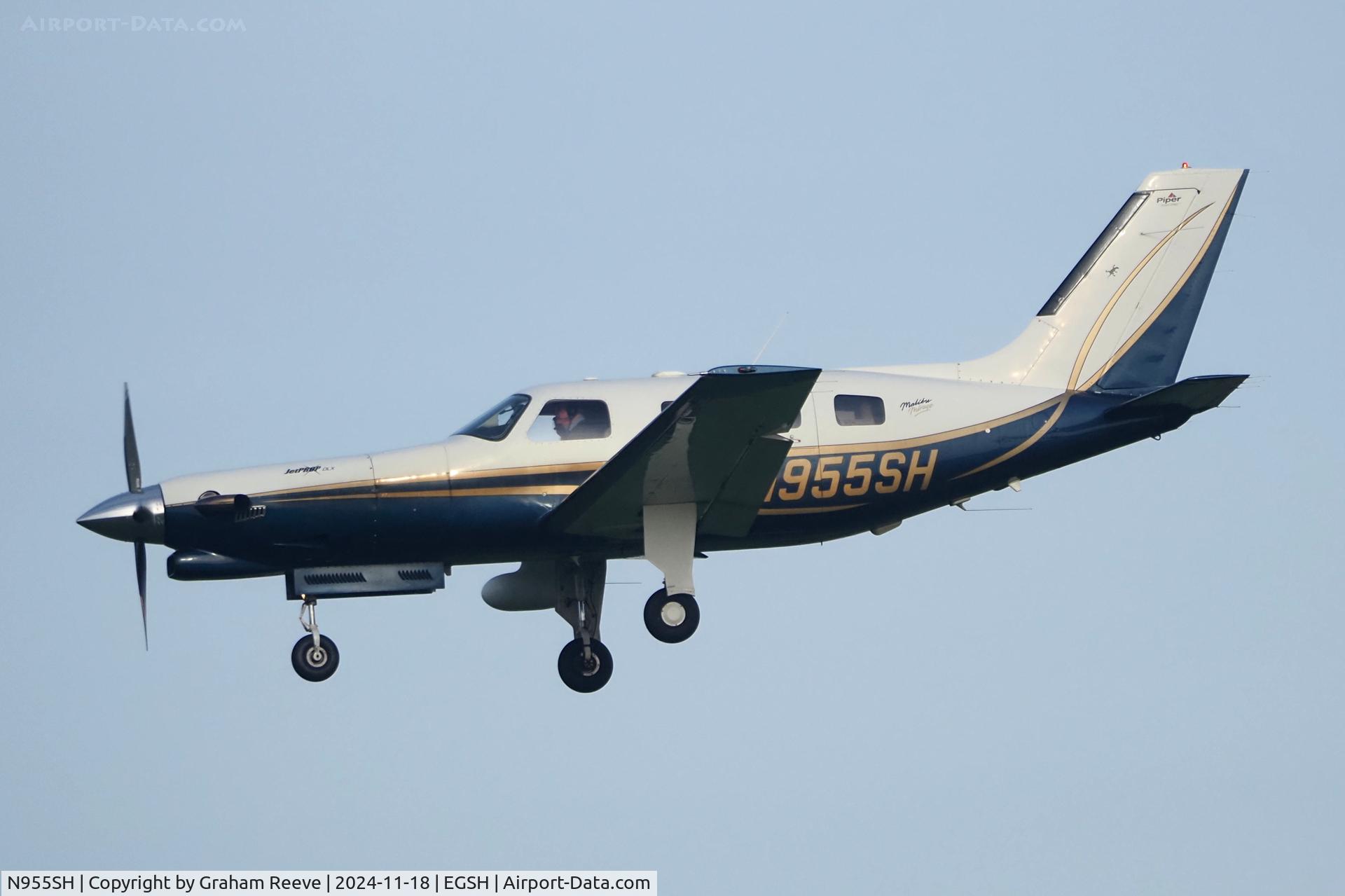 N955SH, 2002 Piper PA-46-350P Malibu Mirage C/N 4636339, Landing at Norwich.