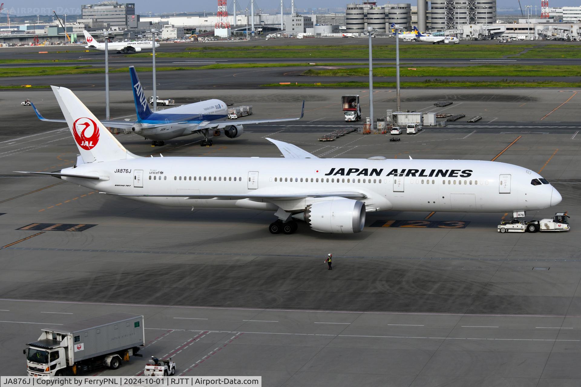 JA876J, 2019 Boeing 787-9 Dreamliner C/N 35430, Japan Airlines B789 pushed-back for departure