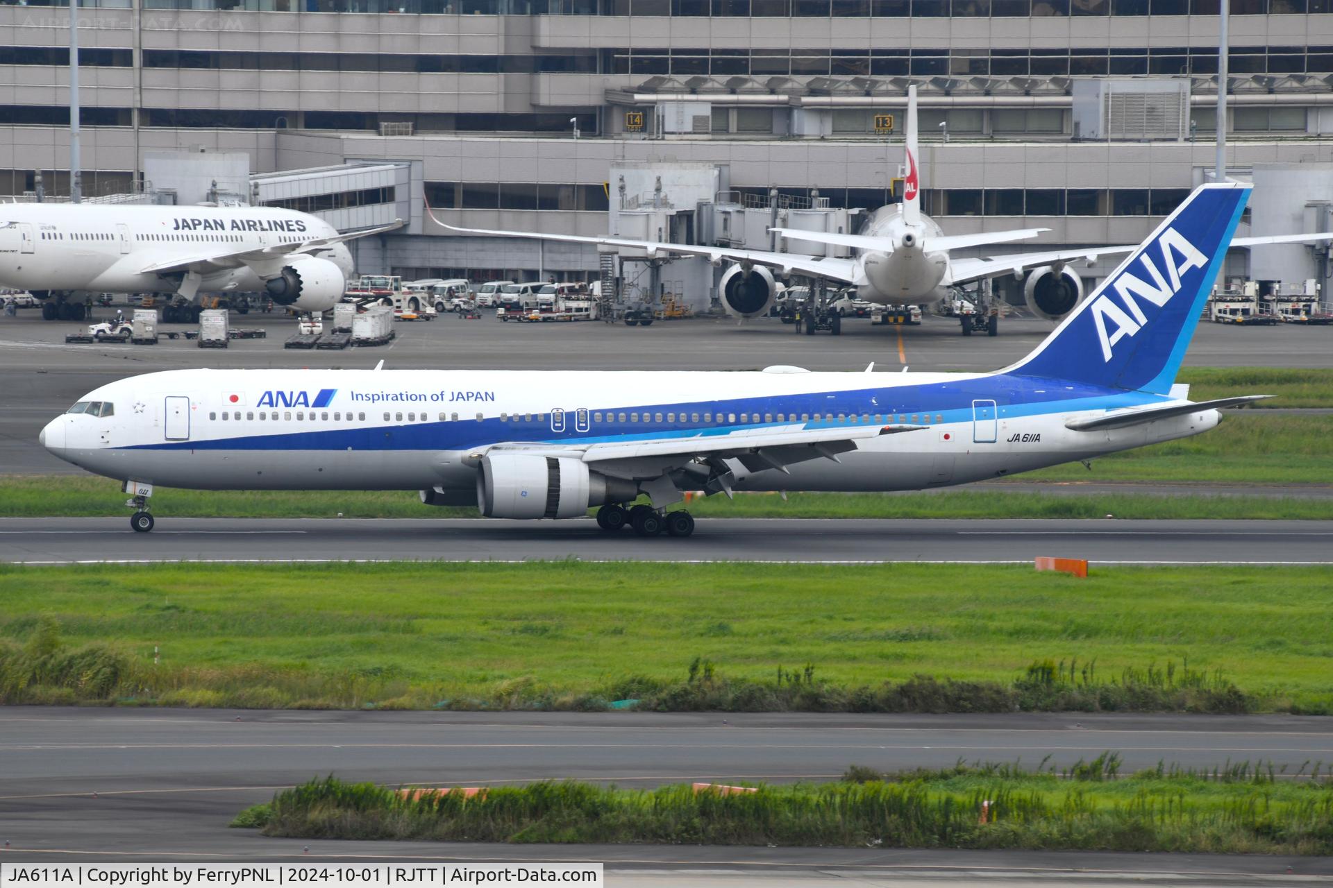 JA611A, 2003 Boeing 767-381/ER C/N 32980, Arrival of ANA B763