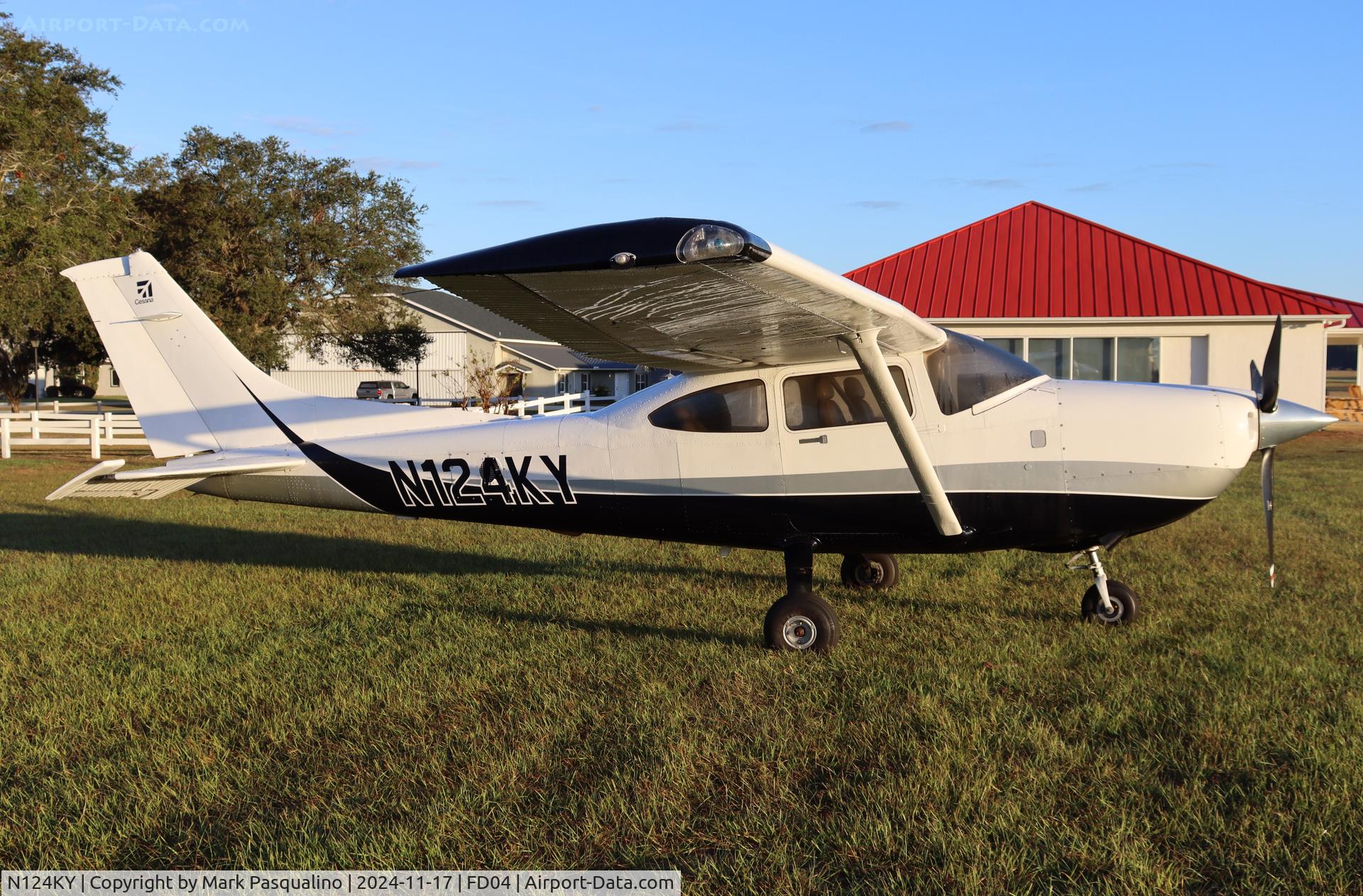 N124KY, 2005 Cessna T182T Turbo Skylane C/N T18208453, Cessna T182T