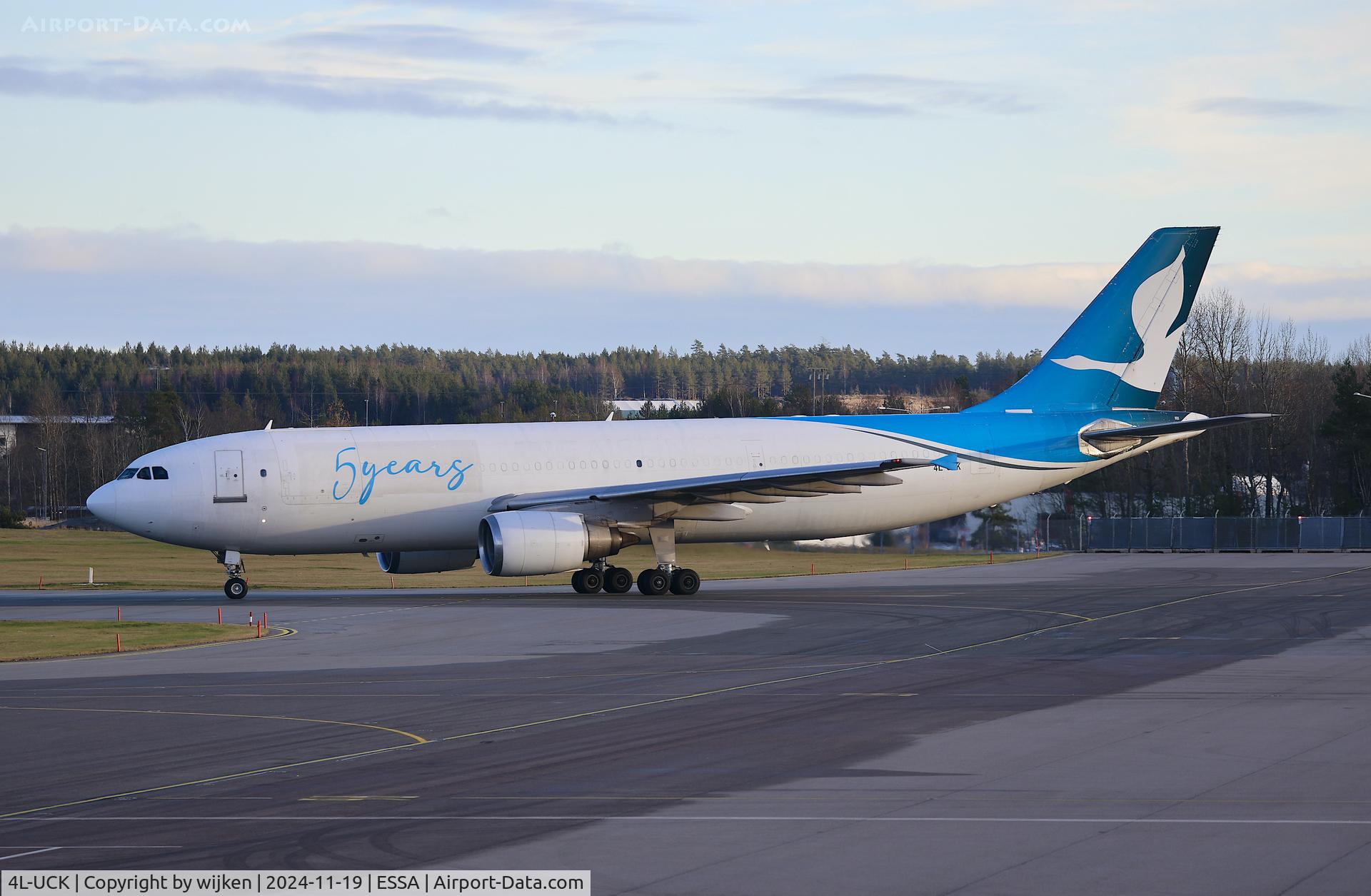 4L-UCK, 1989 Airbus A300F4-605R C/N 521, Ramp R