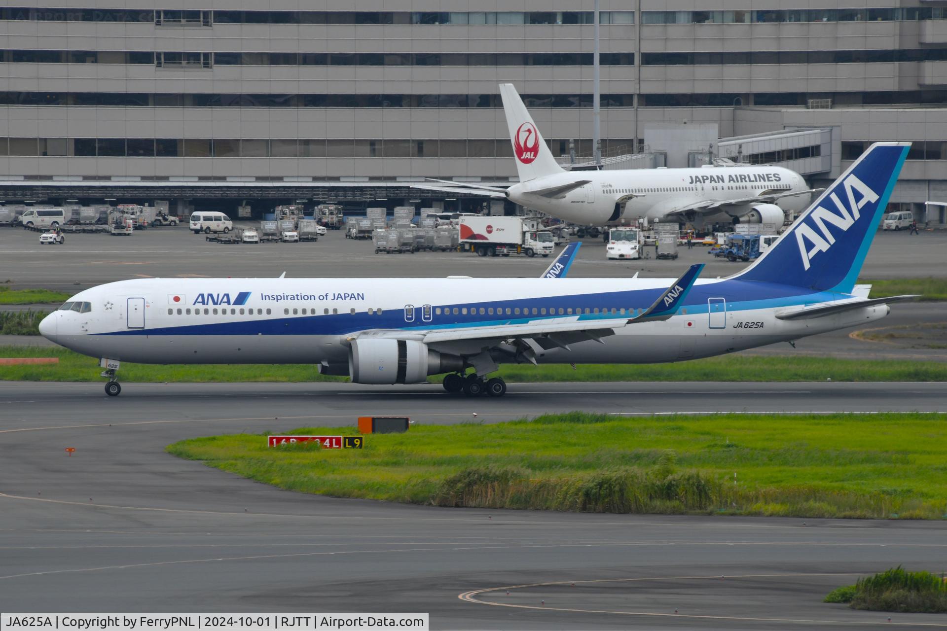 JA625A, 2011 Boeing 767-381/ER C/N 40896, ANA B763