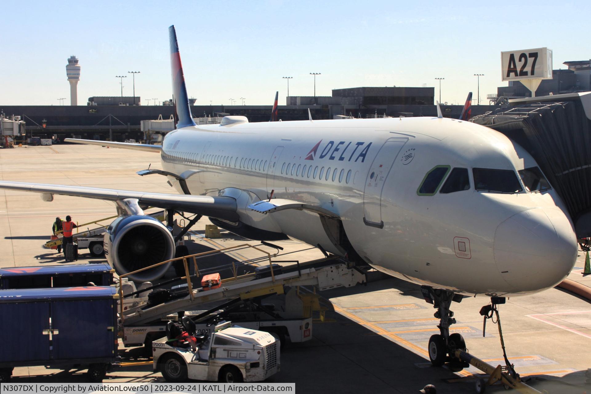 N307DX, 2016 Airbus A321-211 C/N 7214, Delta A321 at Gate A27, ATL