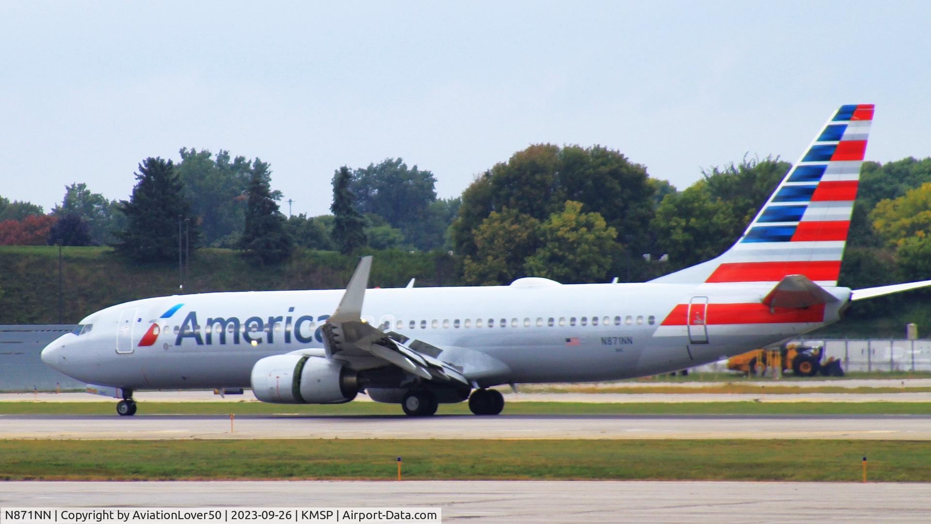 N871NN, 2011 Boeing 737-823 C/N 31127, American 738