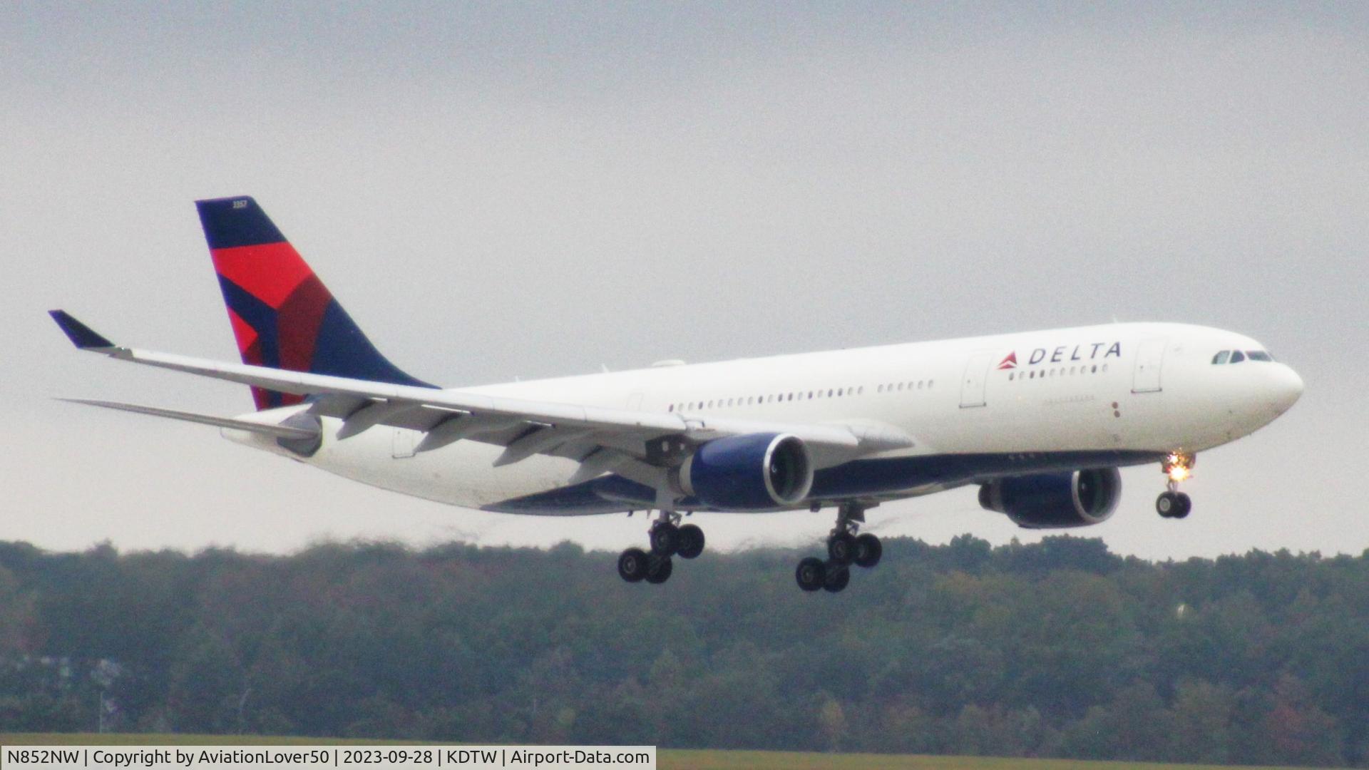 N852NW, 2004 Airbus A330-223 C/N 0614, Delta A332