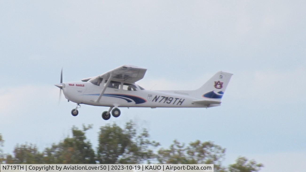 N719TH, 2017 Cessna 172S C/N 172S12010, Auburn Cessna 172