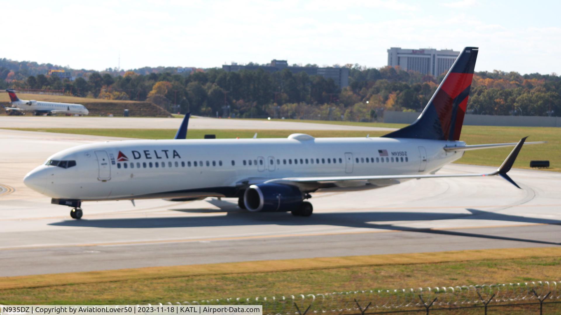 N935DZ, 2012 Boeing 737-9GP/ER C/N 37290, Delta 739