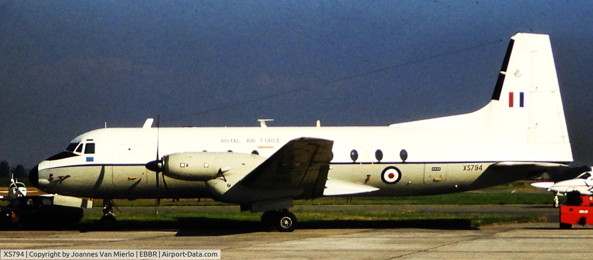 XS794, Hawker Siddeley HS-748 Andover CC2 C/N 1566, ex-slide