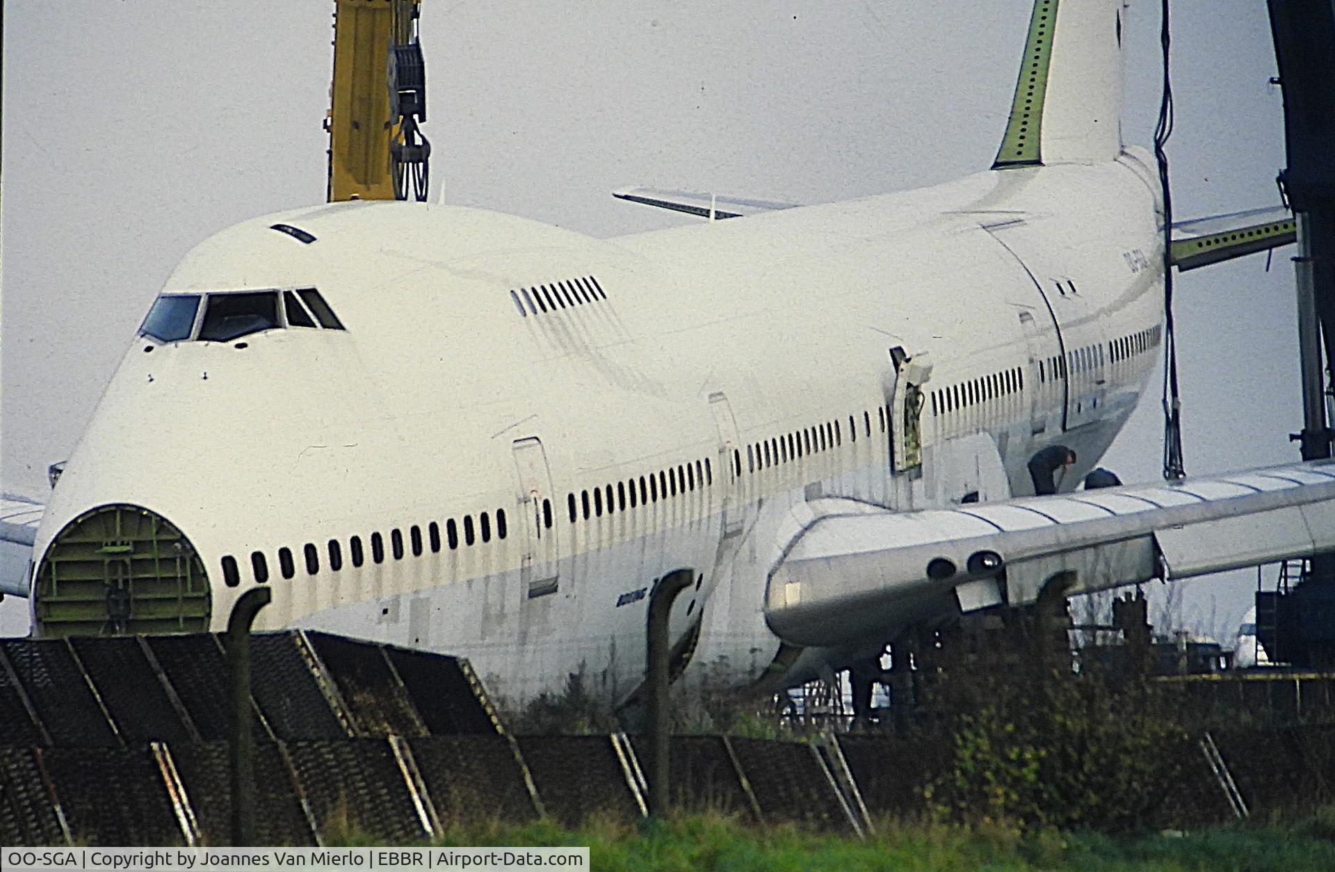 OO-SGA, 1970 Boeing 747-129 C/N 20401, ex-slide