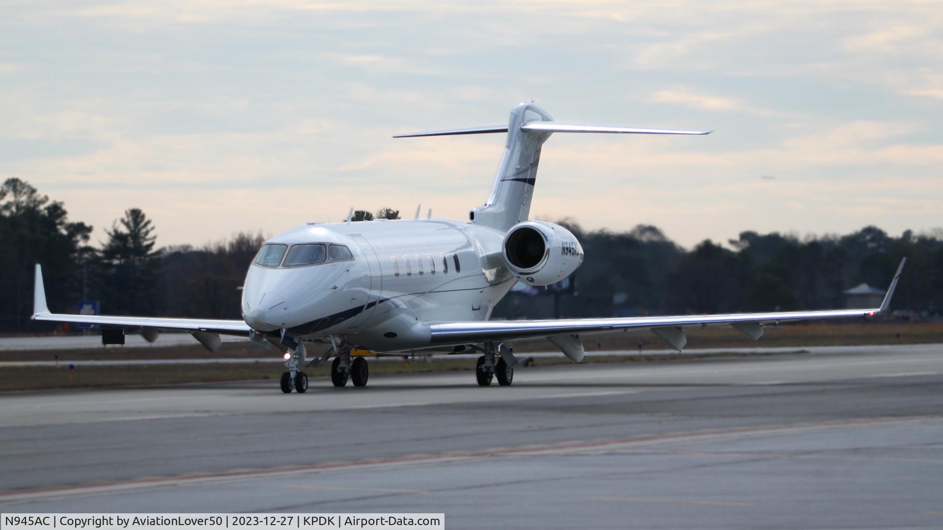 N945AC, 2013 Bombardier Challenger 300 (BD-100-1A10) C/N 20442, Challenger 300