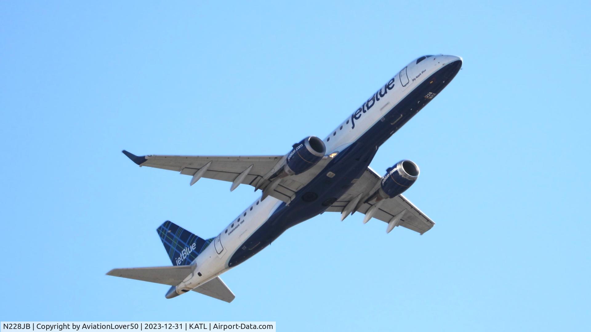 N228JB, 2006 Embraer 190AR (ERJ-190-100IGW) C/N 19000030, jetBlue E190