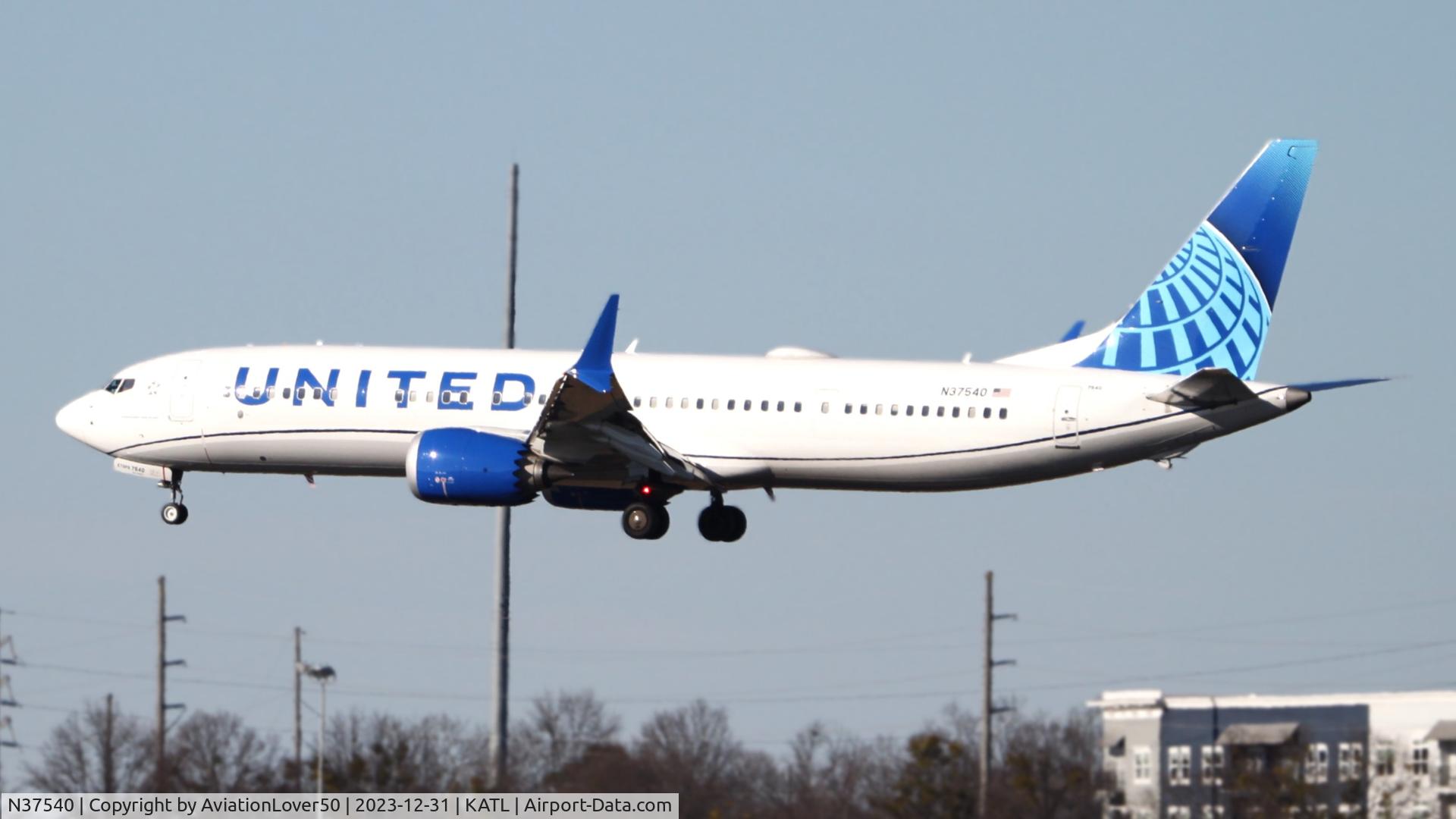 N37540, 2022 Boeing 737-9 MAX C/N 64471, United 737 MAX 9