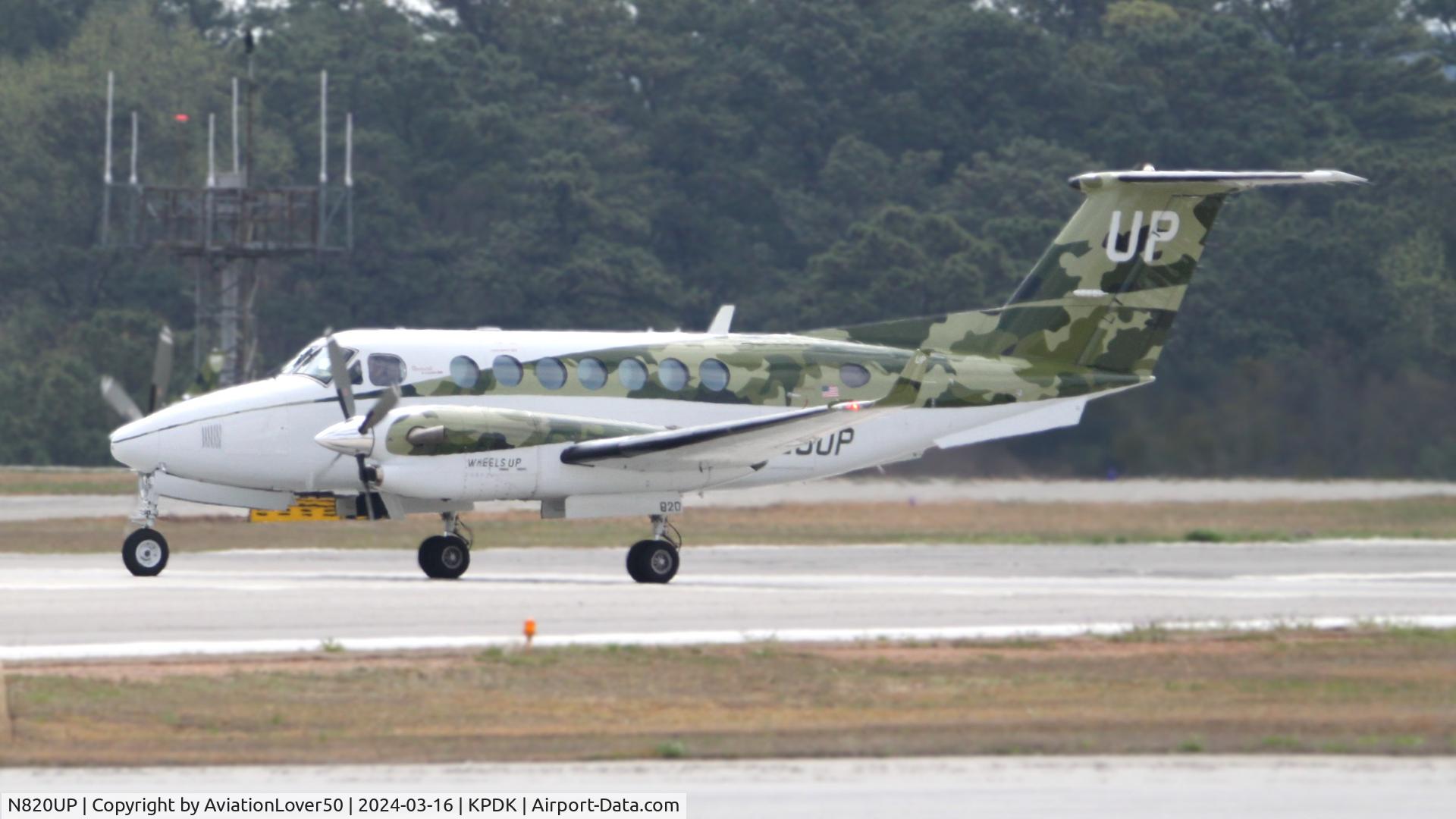 N820UP, 2014 Beechcraft B350i King Air C/N FL-905, Wheels Up Camo King Air 350i