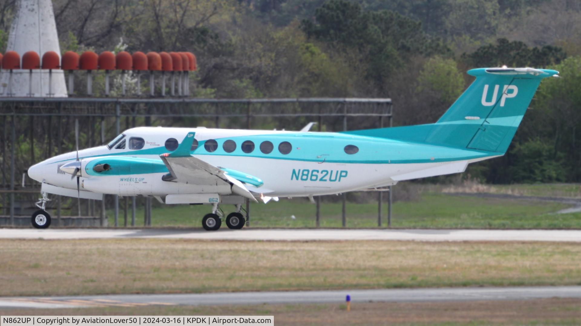 N862UP, 2016 Beechcraft King Air B350 C/N FL-1061, Wheels Up Teal King Air 350i