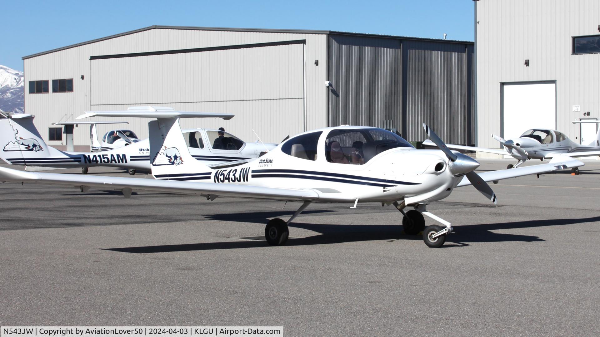 N543JW, Diamond DA-40 Diamond Star C/N 40.358, USU DA40