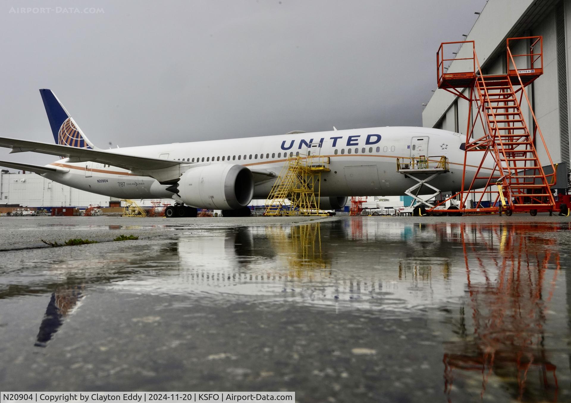 N20904, 2012 Boeing 787-8 Dreamliner C/N 34824, SFO 2024.