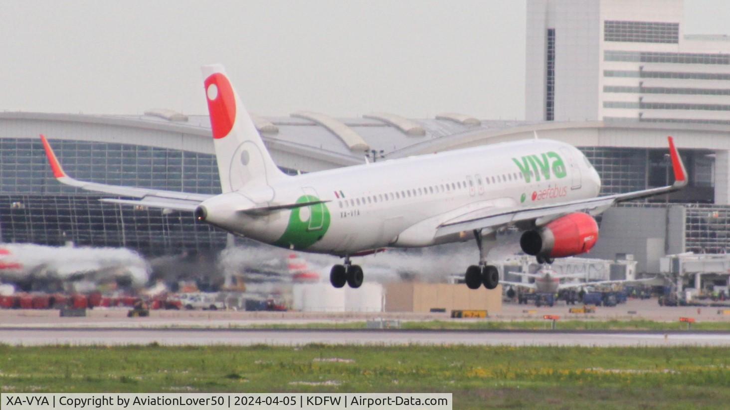 XA-VYA, 2015 Airbus A320-232 C/N 6735, VivaAerobus A320