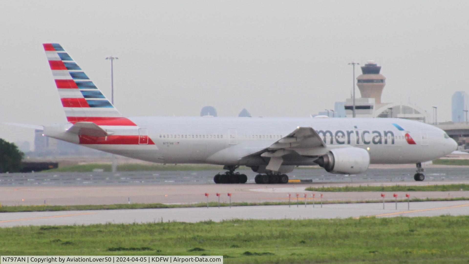 N797AN, 2001 Boeing 777-223 C/N 30012, American 772