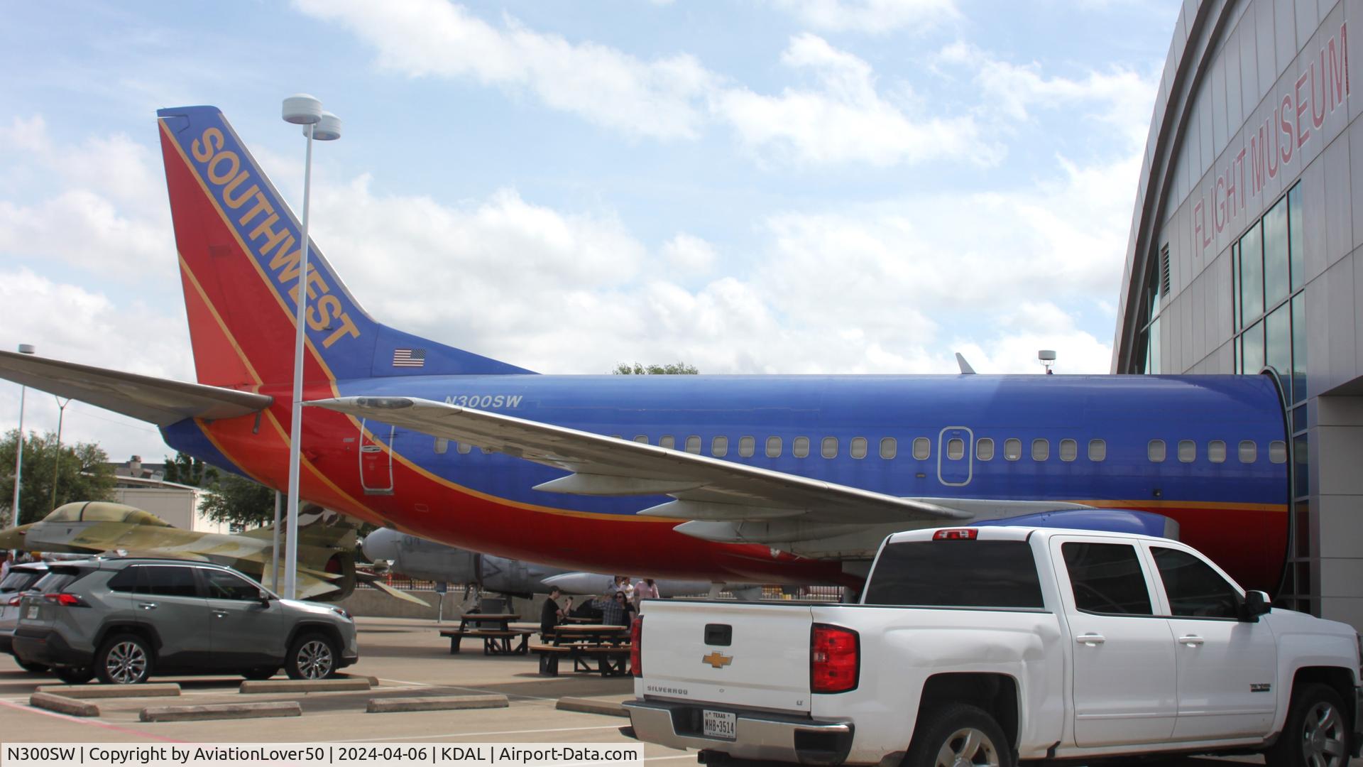 N300SW, 1984 Boeing 737-3H4 C/N 22940, Southwest 733