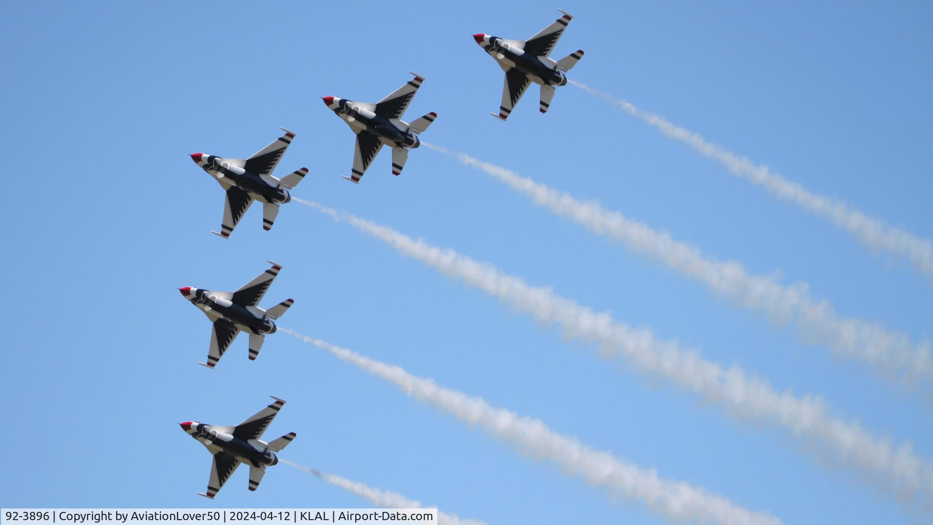 92-3896, General Dynamics F-16CJ Fighting Falcon C/N CC-138, Thunderbirds F-16Cs