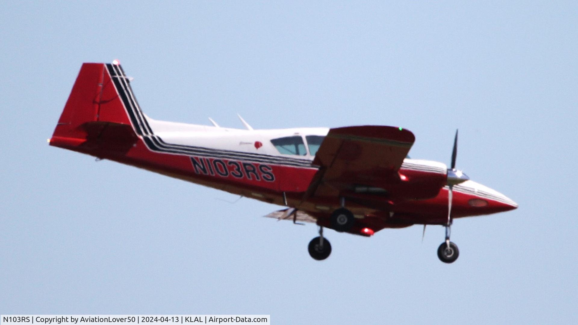N103RS, 1957 Piper PA-23 Aztec C/N 23-1165, PA-23