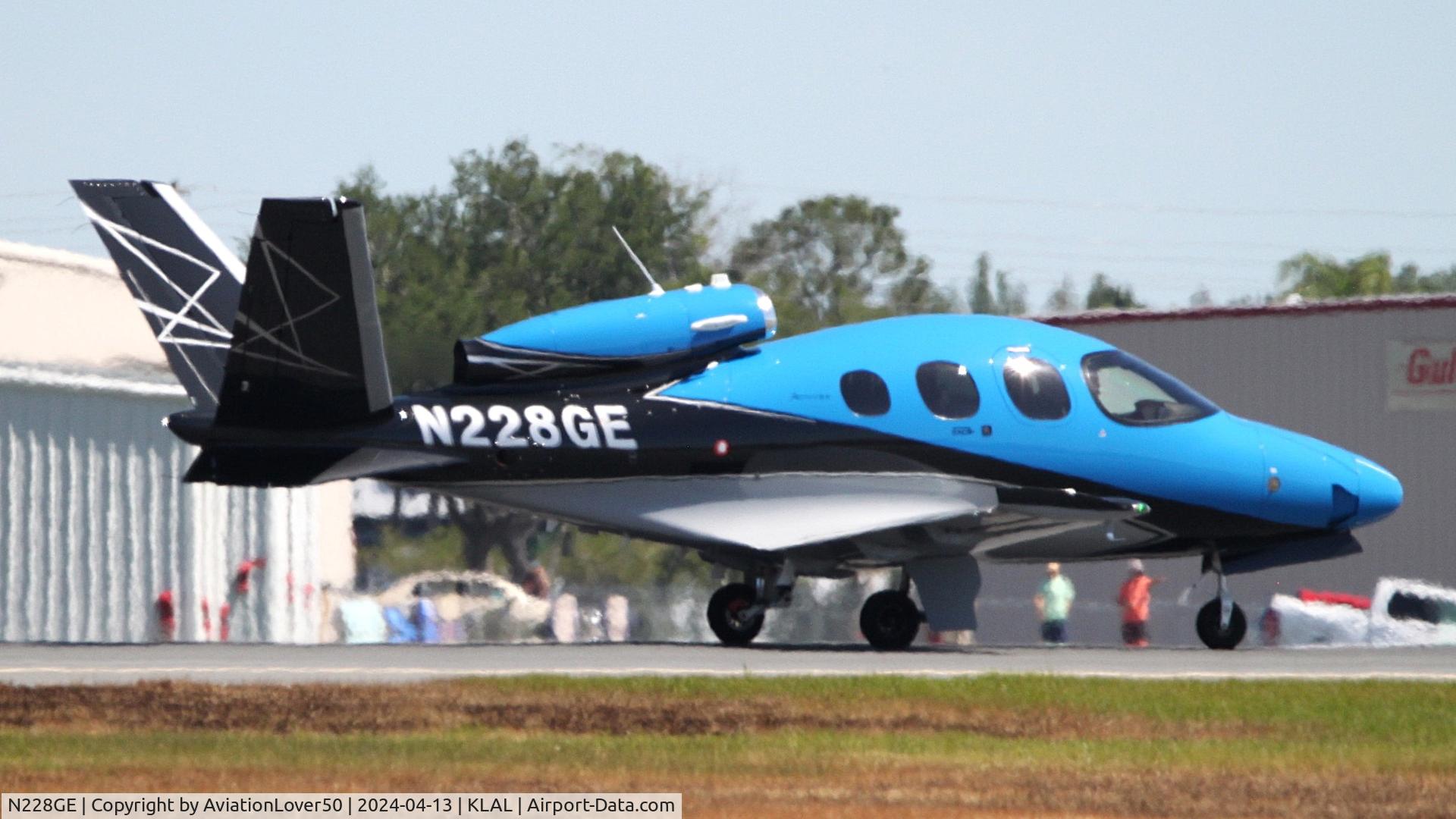 N228GE, 2021 Cirrus SF50 C/N 0273, SF50 G2 Vision