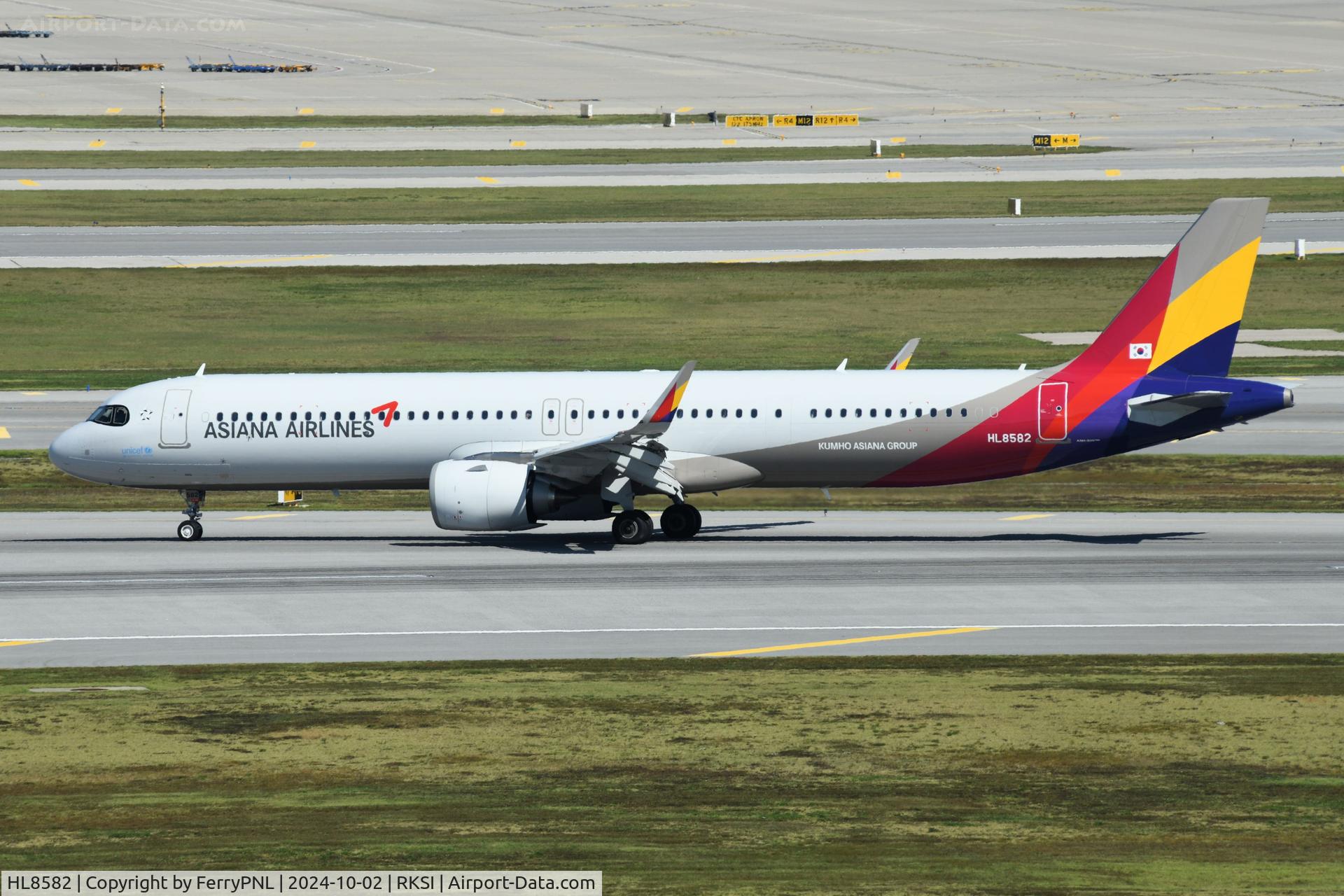 HL8582, 2024 Airbus A321-251NX C/N 12059, Asiana A321Neo vacating the runway