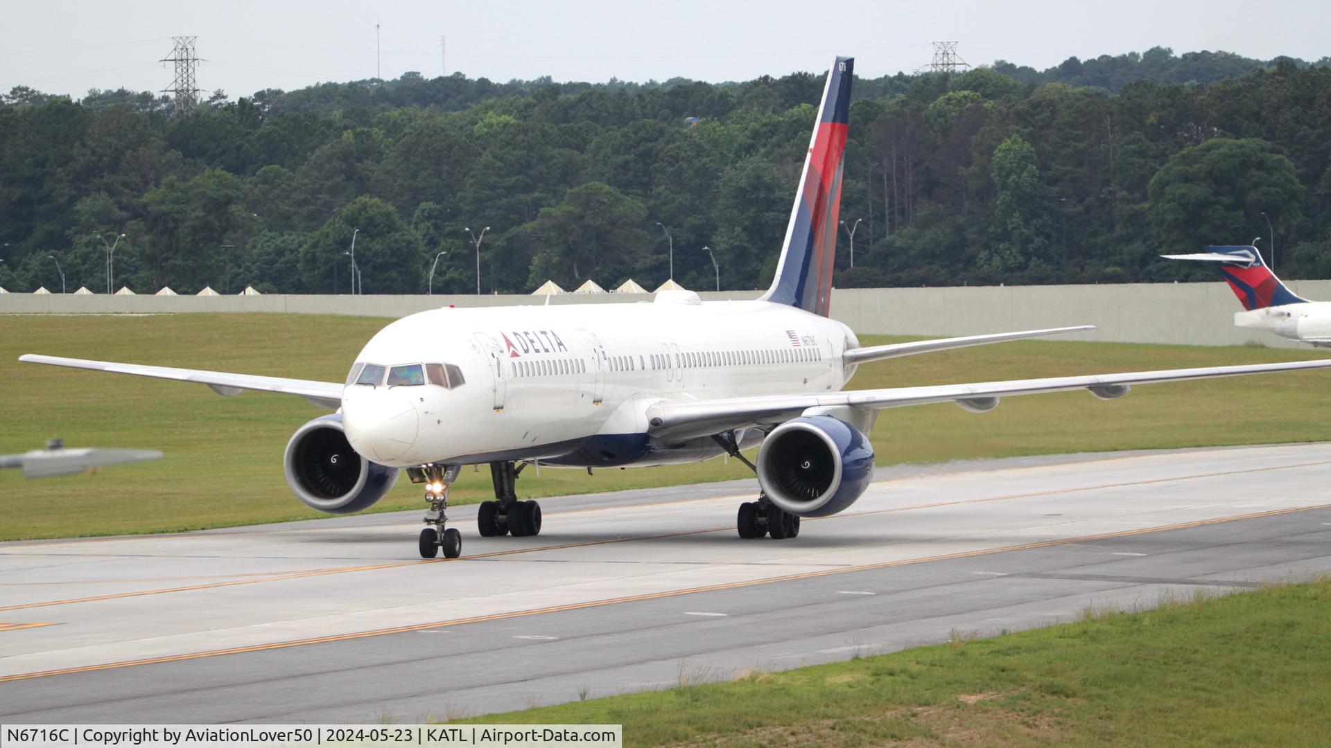 N6716C, 2001 Boeing 757-232 C/N 30838, Delta 752
