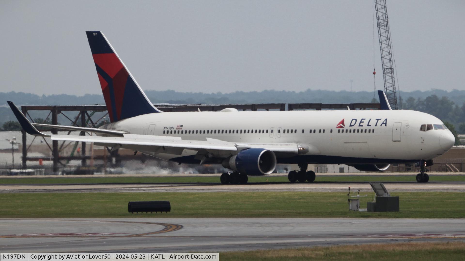 N197DN, 1997 Boeing 767-332 C/N 28454, Delta 763